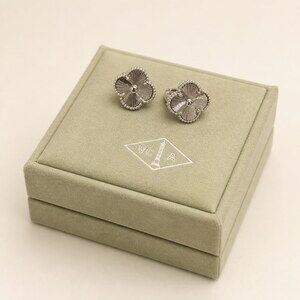 Van Cleef & Arpels Elegant Signature Earrings Style 2 | New with Box